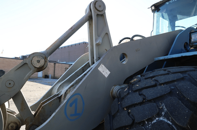 Image of Volvo L180C equipment image 4