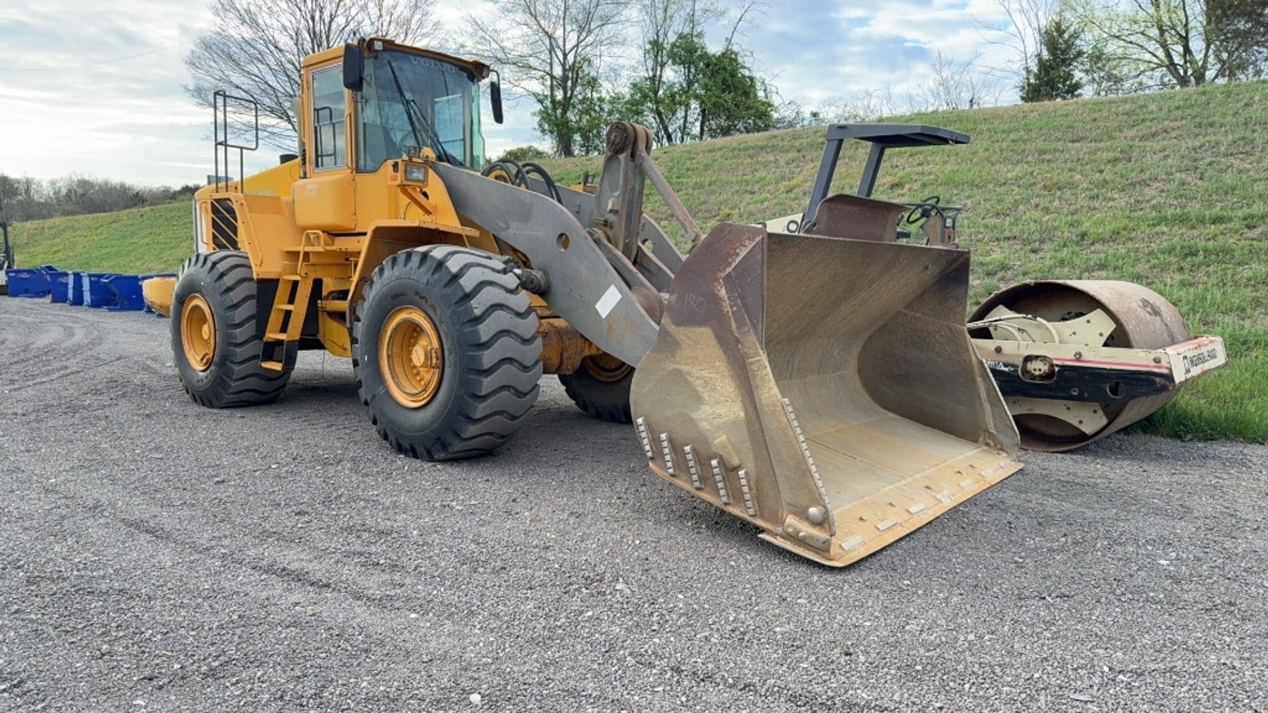 Volvo L180E Equipment Image0
