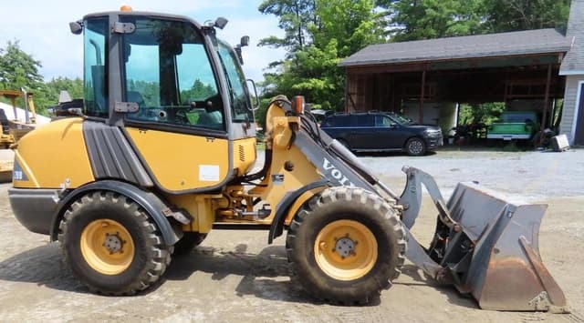 Image of Volvo L20B-P equipment image 3