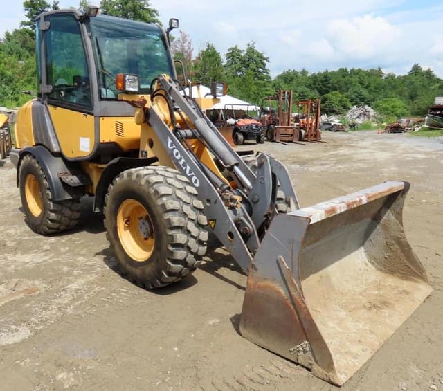 Image of Volvo L20B-P equipment image 2