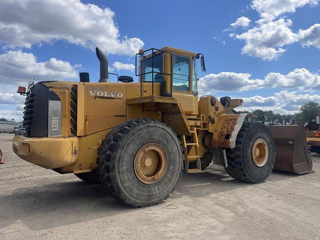 Image of Volvo L220E equipment image 2