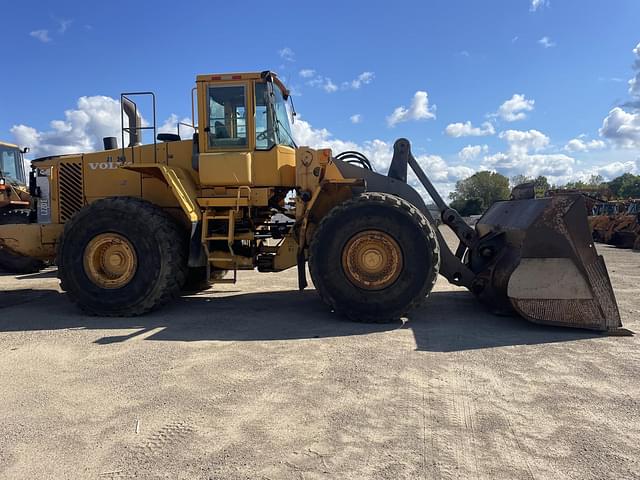 Image of Volvo L220E equipment image 4