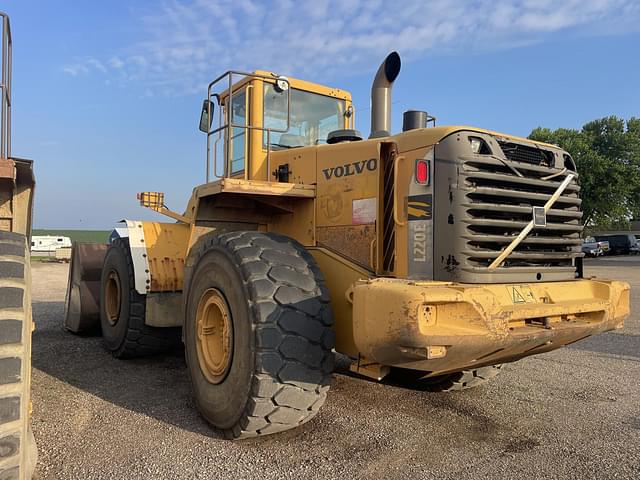 Image of Volvo L220E equipment image 2