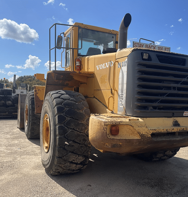 Image of Volvo L220E equipment image 3