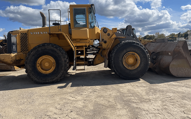 Image of Volvo L220E equipment image 4