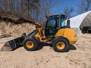 Volvo L25B Equipment Image0