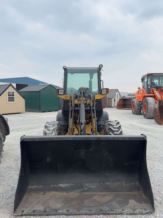 Image of Volvo L25B equipment image 3