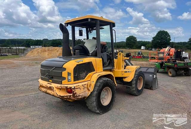 Image of Volvo L30G equipment image 4