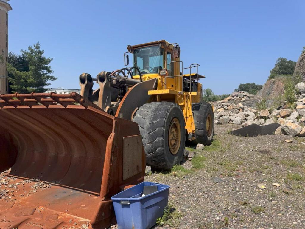 Image of Volvo L330E Image 0