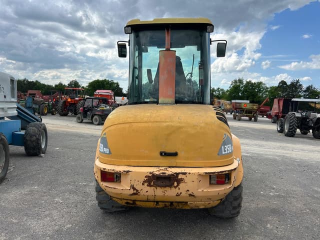 Image of Volvo L35B equipment image 4