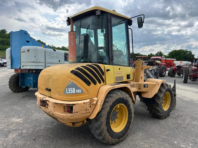 Image of Volvo L35B equipment image 2