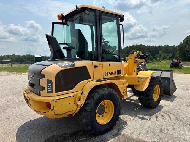 Image of Volvo L30G equipment image 4