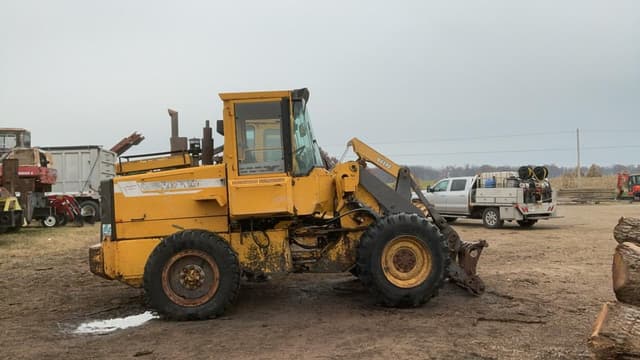 Image of Volvo L50C equipment image 4