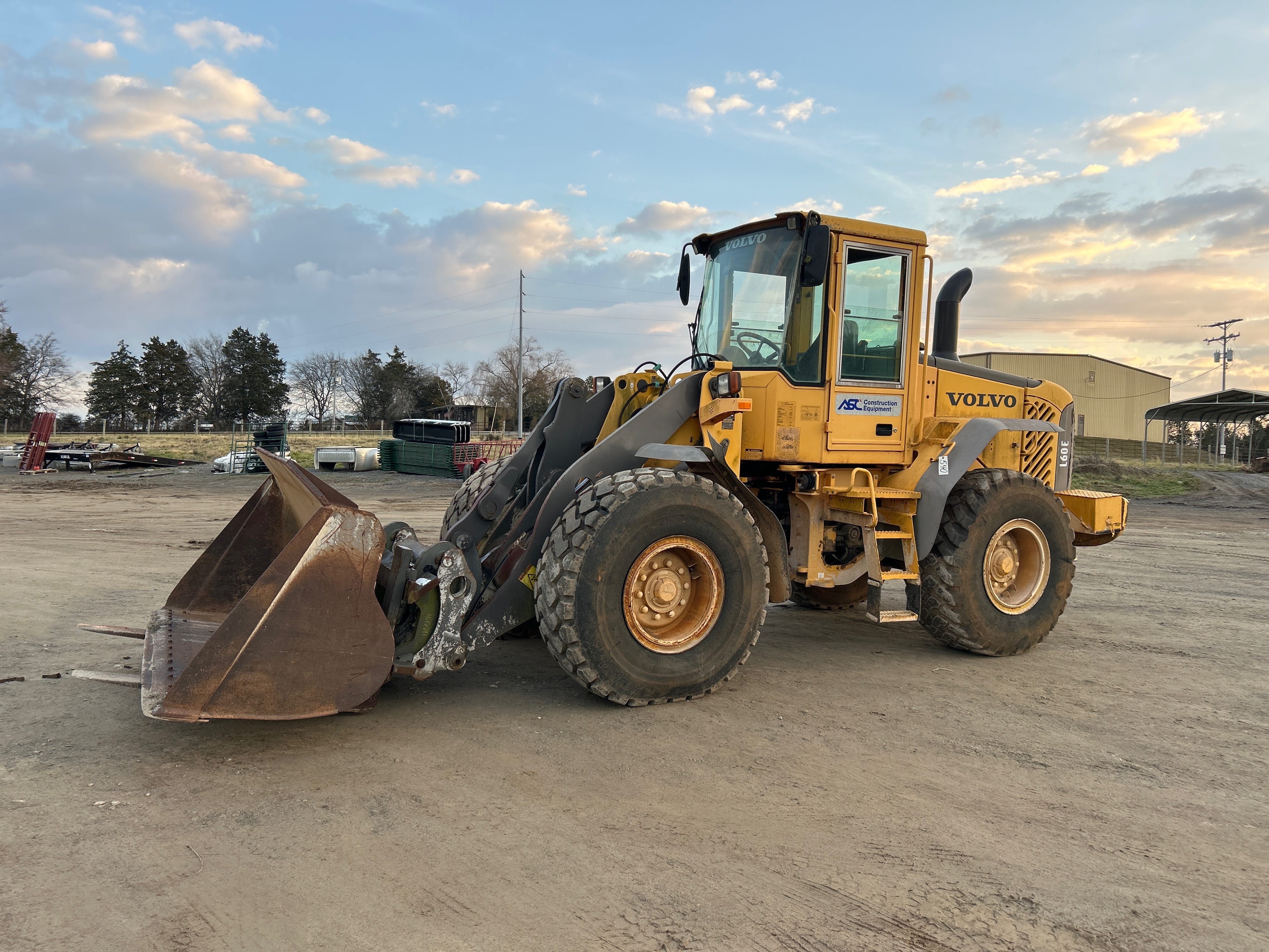 Main image Volvo L60E