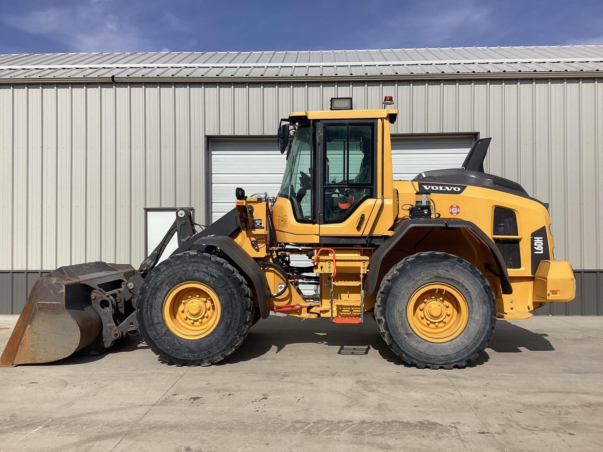 2023 Volvo L60H Equipment Image0