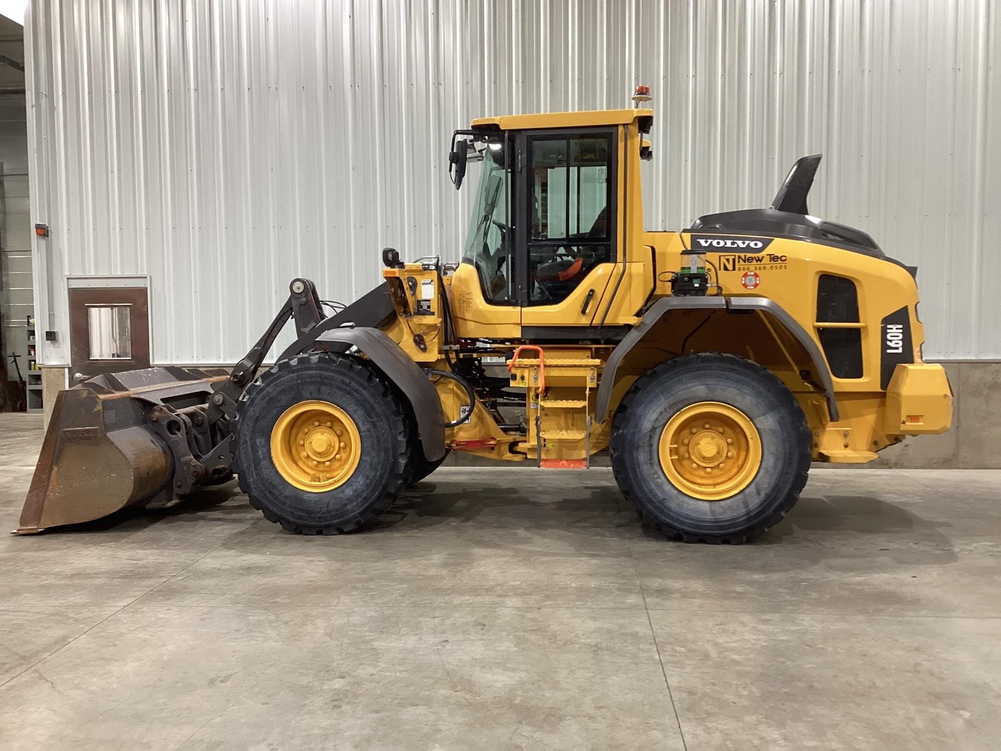 2023 Volvo L60H Equipment Image0