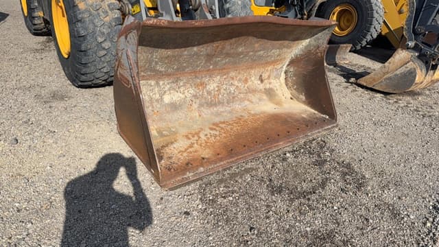 Image of Volvo L60H equipment image 3