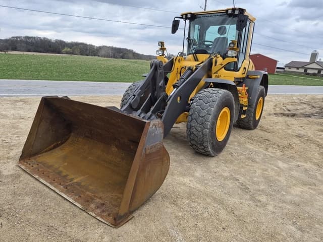 Image of Volvo L60H equipment image 4