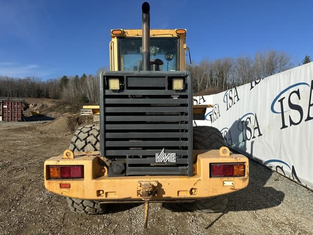 Image of Volvo L70B equipment image 3