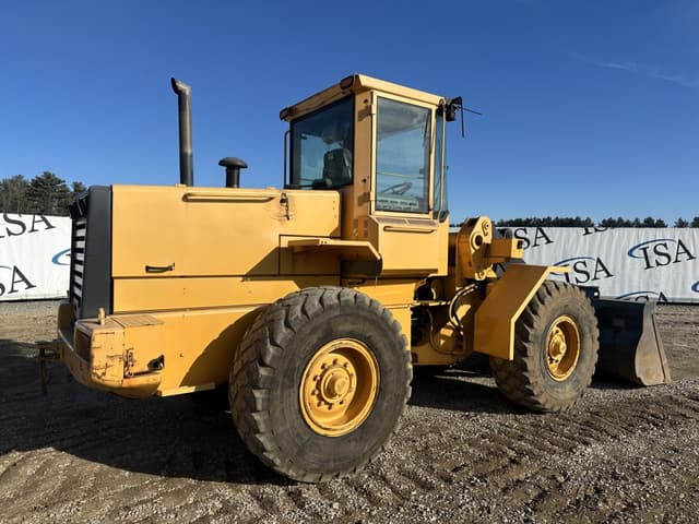 Image of Volvo L70B equipment image 4