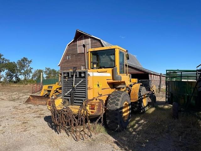 Image of Volvo L70D equipment image 4