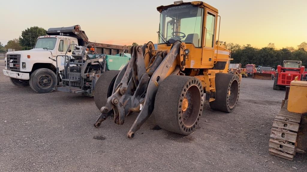 Image of Volvo L70D Primary image