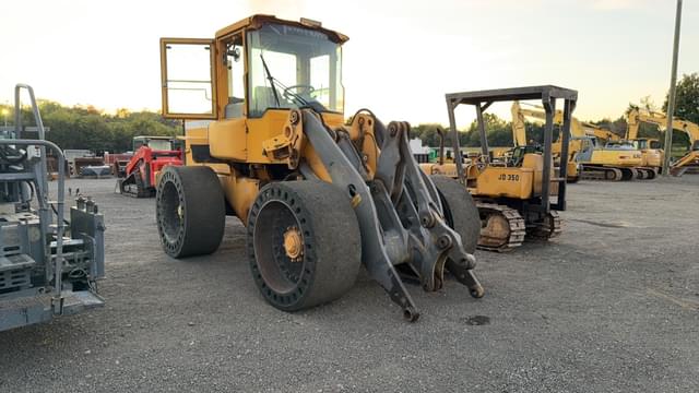Image of Volvo L70D equipment image 2