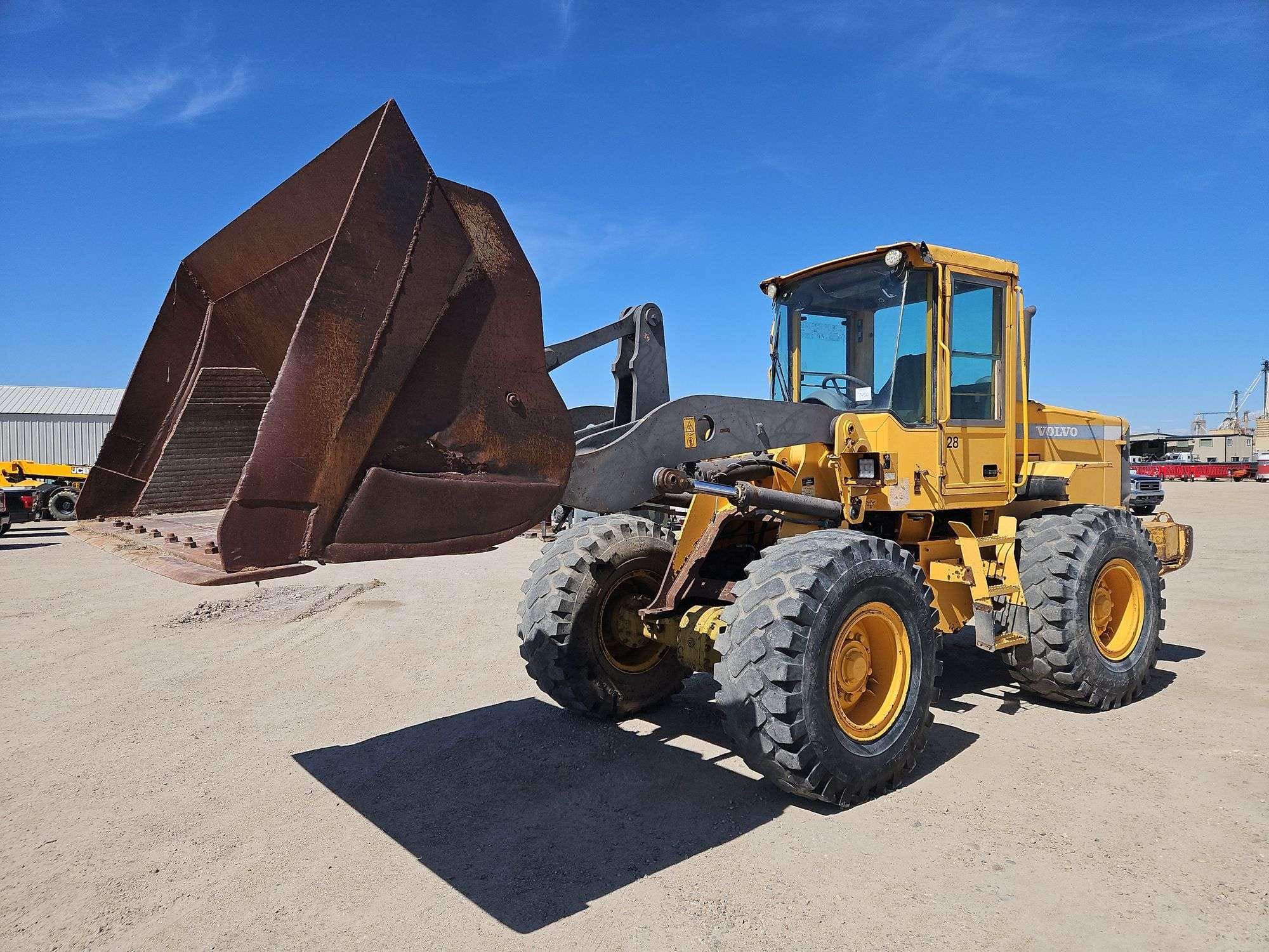 Volvo L70D Equipment Image0