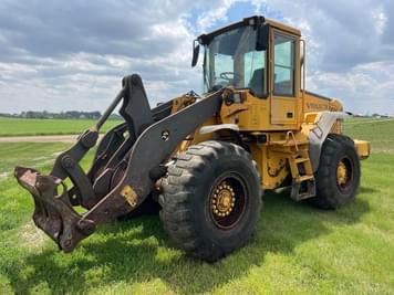 Main image Volvo L70E