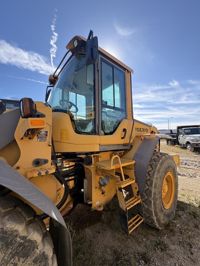 Image of Volvo L70F equipment image 4