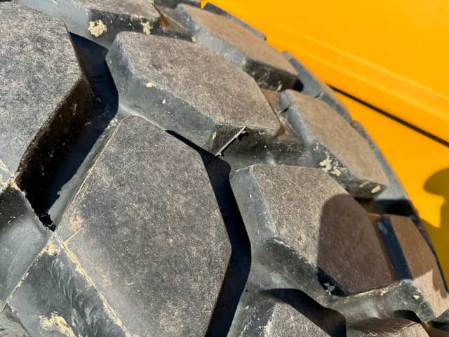 Image of Volvo L70G equipment image 3