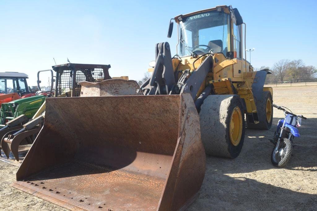 Volvo L90E Equipment Image0