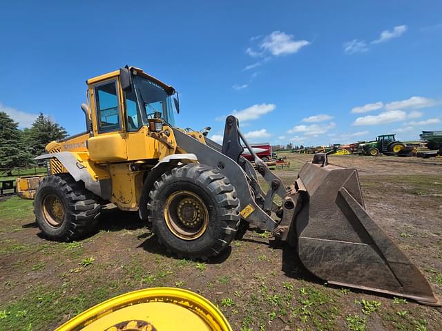 Image of Volvo L90E equipment image 3