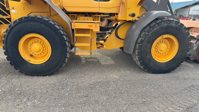 Image of Volvo L90F equipment image 3
