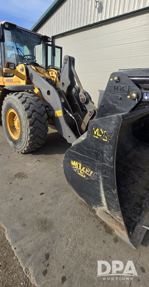 Image of Volvo L90F equipment image 4