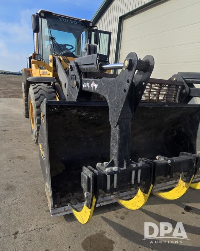 Image of Volvo L90F equipment image 3