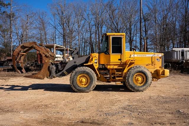 Image of Volvo L90D equipment image 4