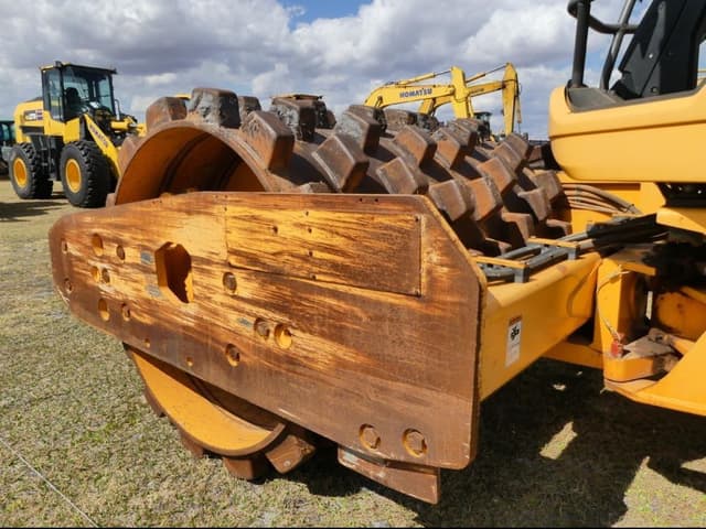 Image of Volvo SD115B equipment image 2