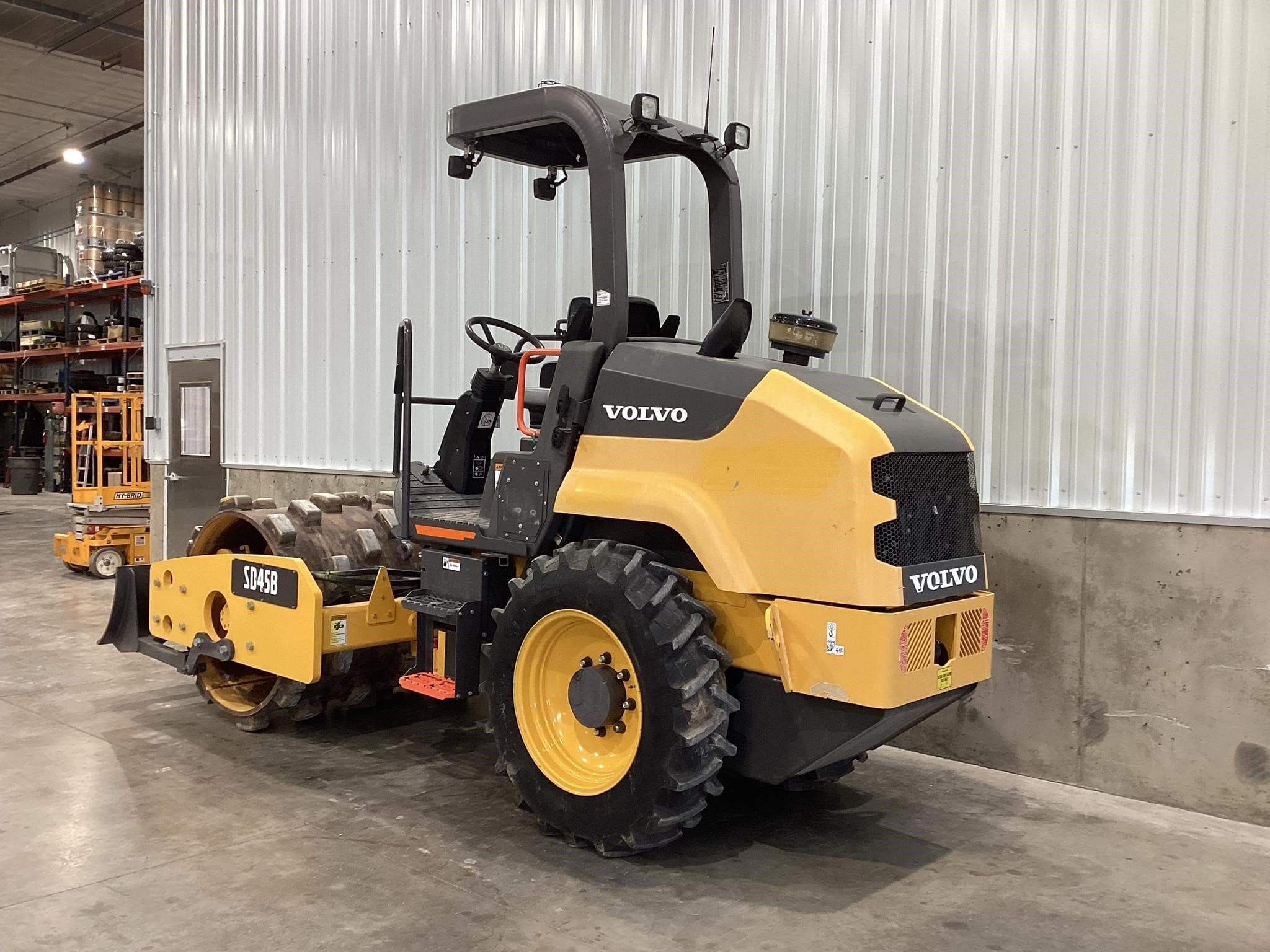 2022 Volvo SD45B Equipment Image0