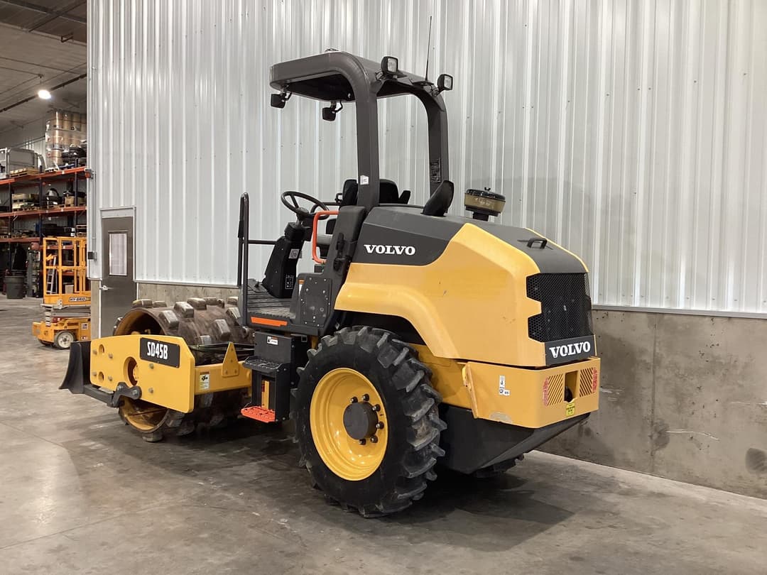 Image of Volvo SD45B Image 1