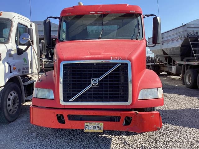 Image of Volvo VNM equipment image 2