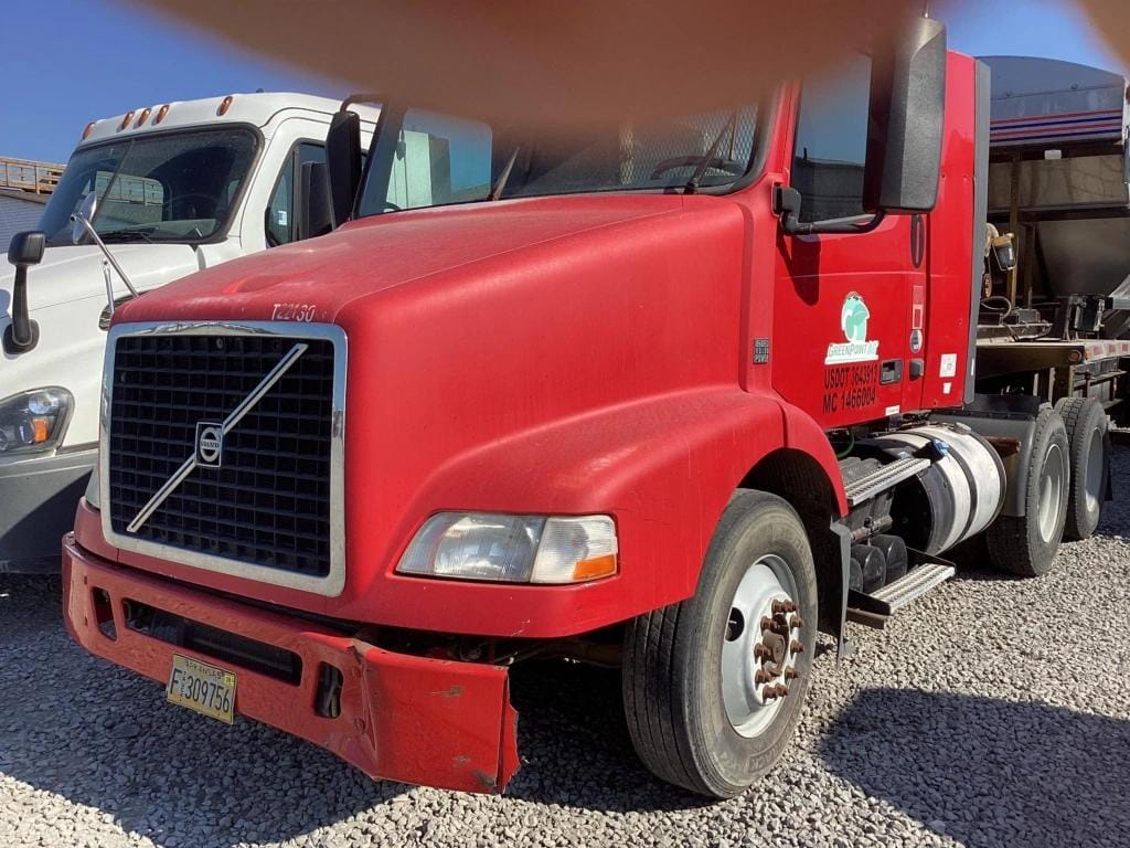 2014 Volvo VNM Equipment Image0