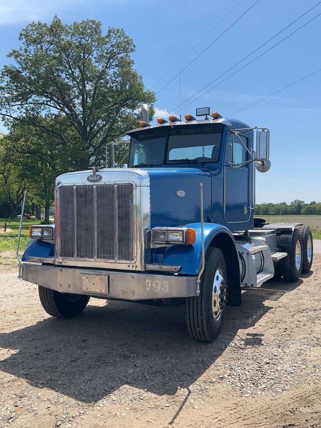 Image of Peterbilt 378 equipment image 1