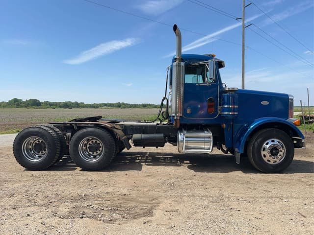 Image of Peterbilt 378 equipment image 4
