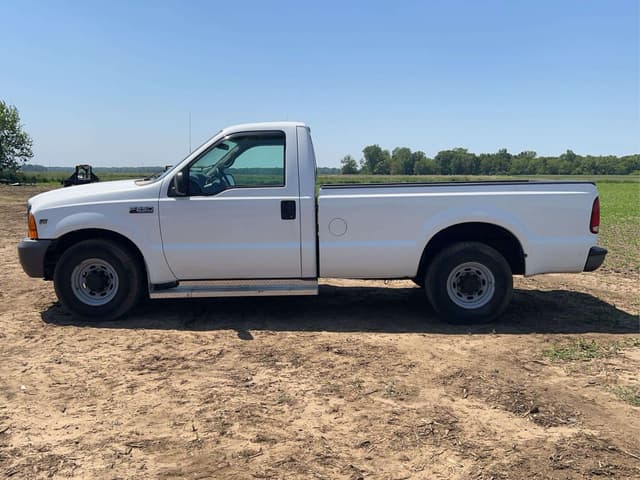 Image of Ford F-250 equipment image 3