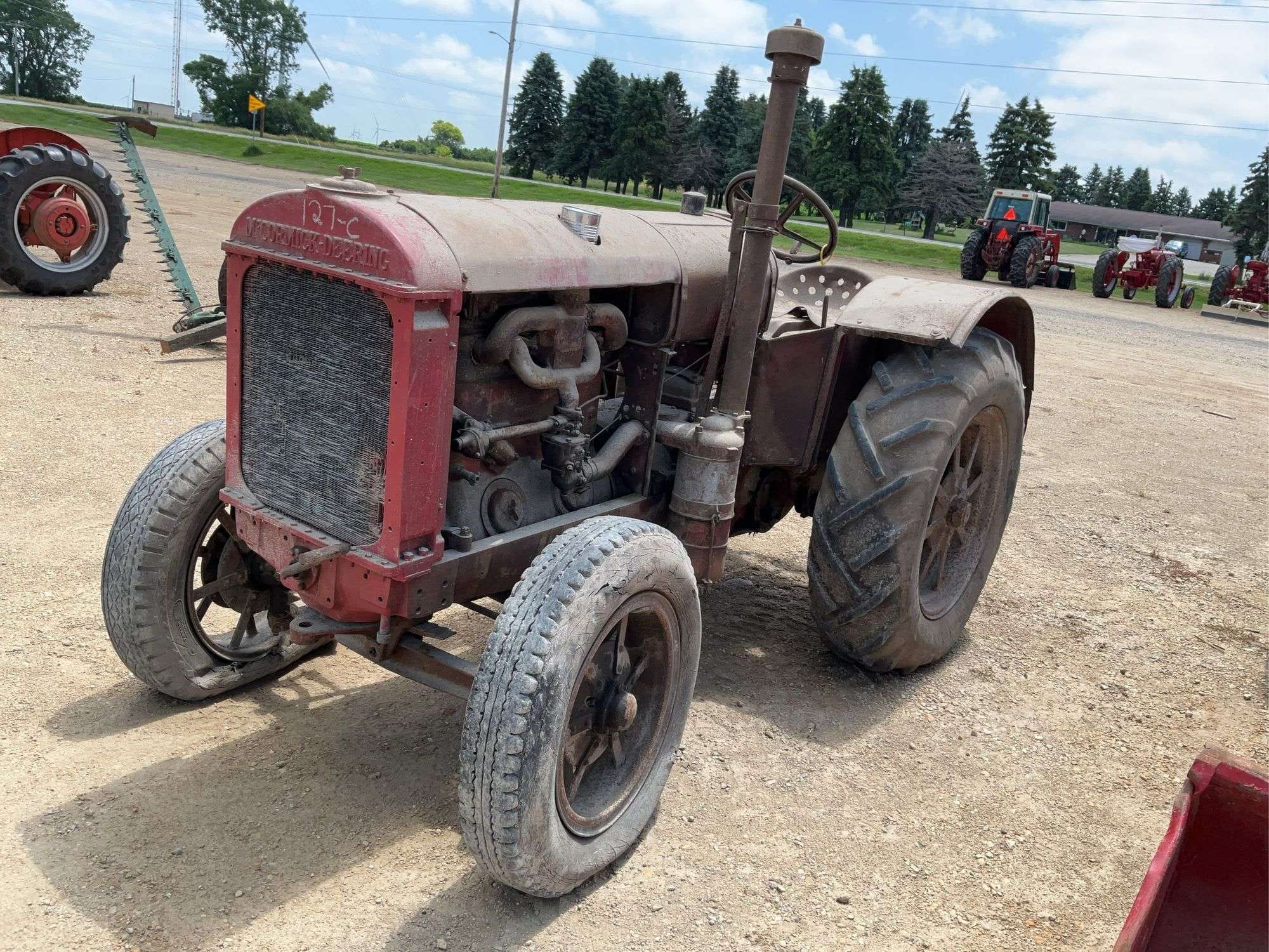 McCormick-Deering W-30 Equipment Image0