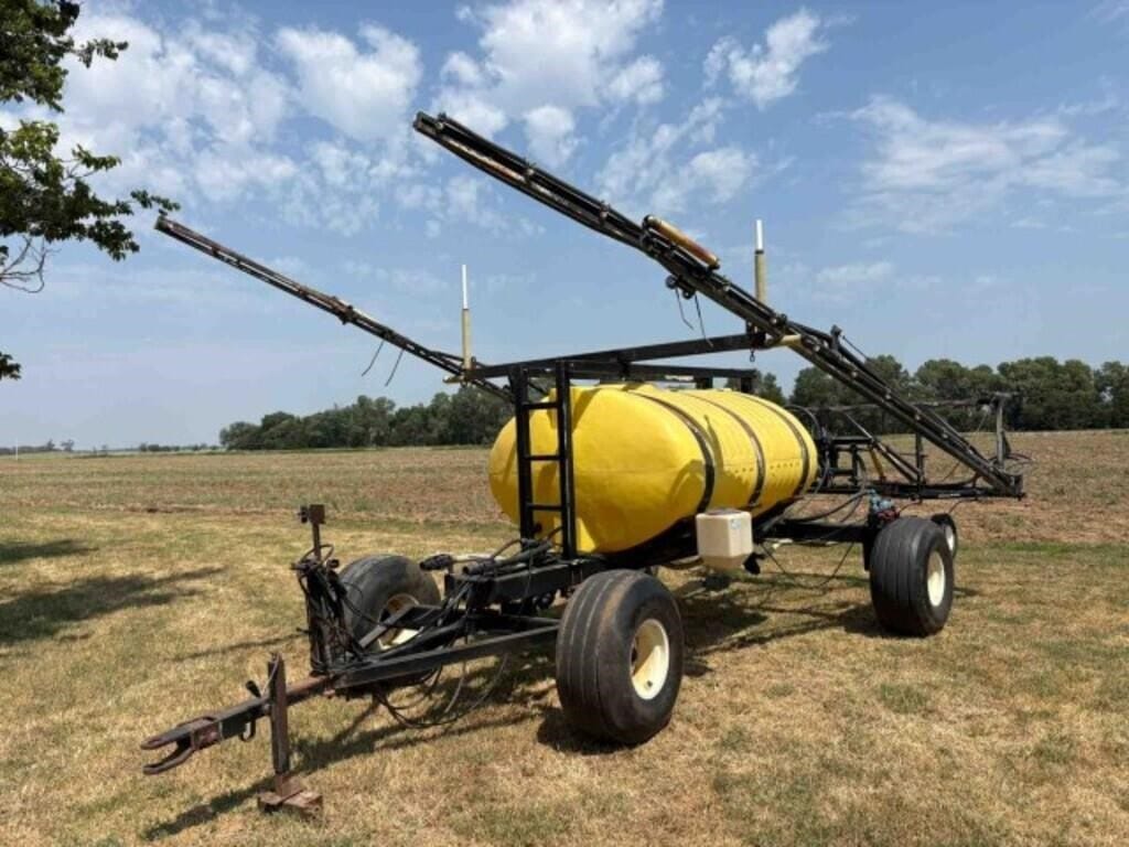 Wako 1000 Gallon 9 Boom Sprayer Equipment Image0