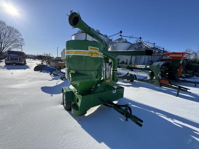 Image of Walinga Agri-Vac 714 Deluxe equipment image 2
