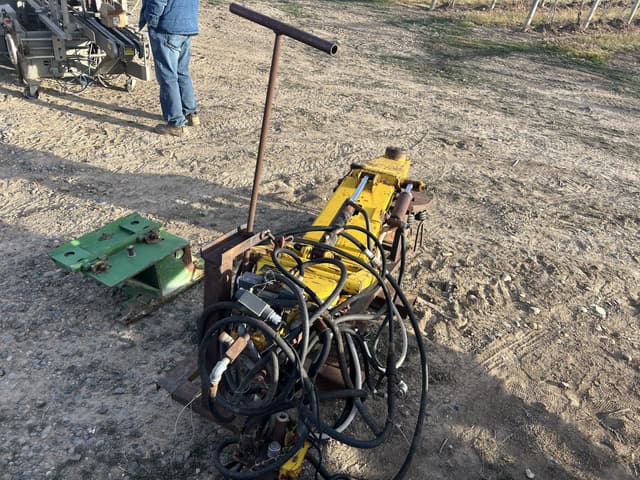 Image of Weed Badger 2030 equipment image 1