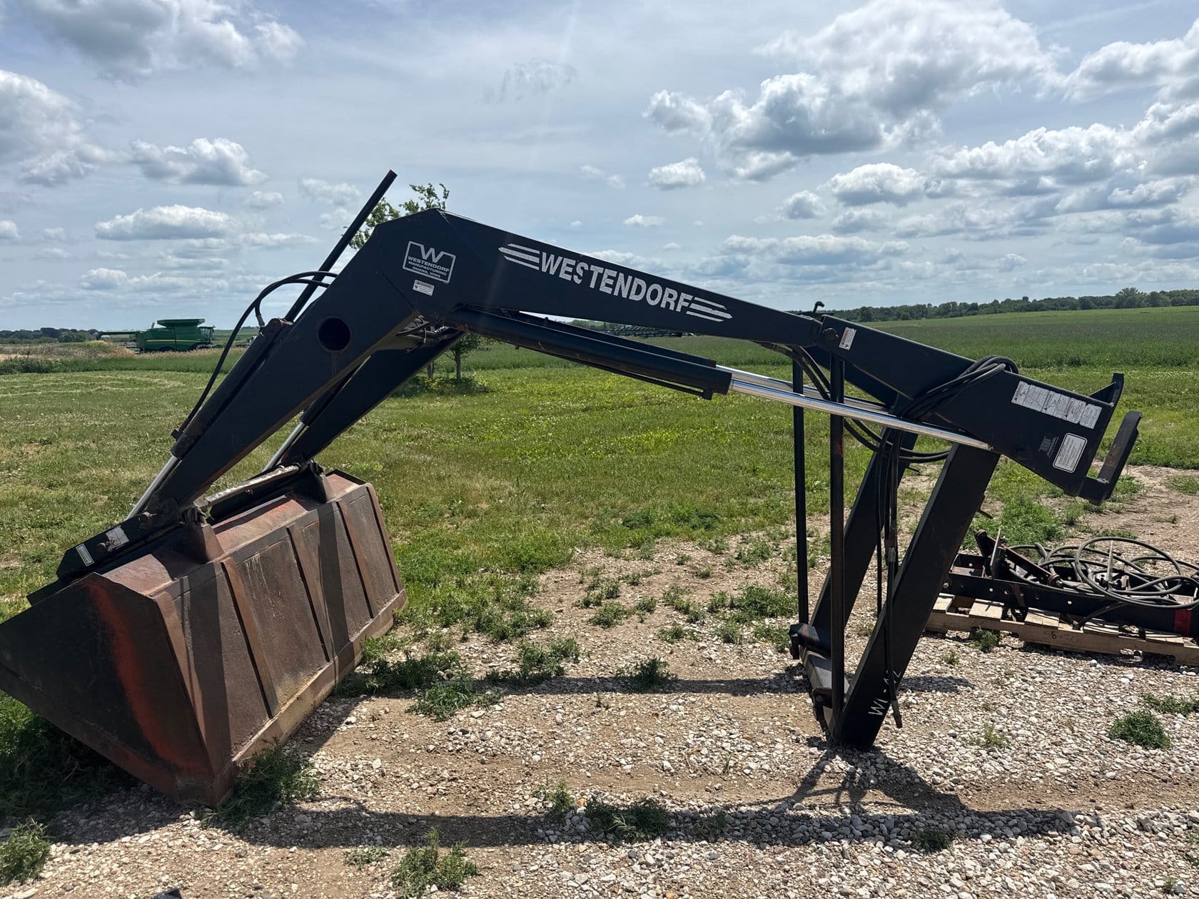Westendorf WL-42 Equipment Image0